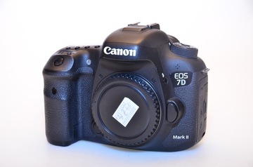 Lustrzanka Canon 7D MARK II korpus