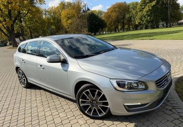 Volvo V60 I Kombi Facelifting 2.0 D4 DRIVE-E 190KM 2015 Volvo V60 Volvo V60 D4 Summum 2.0 Diesel 190KM, zdjęcie 14