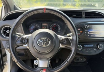 Toyota Yaris III Hatchback GRMN 1.8 Dual VVT-i 212KM 2017 Toyota Yaris 1.8 GRMN Salon PL ASO Toyota Mikolajczak Leszno 1.8, zdjęcie 10