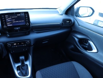 Toyota Yaris IV Hatchback 1.5 Hybrid Dynamic Force 116KM 2022 Toyota Yaris 1.5 VVT-i Hybrid, Salon Polska, zdjęcie 7