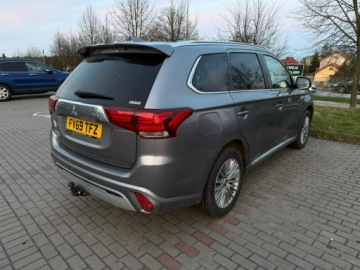 Mitsubishi 2019 Mitsubishi Outlander Hybryda - 2019r - 4x4, zdjęcie 1
