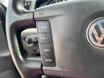 Volkswagen Touareg I 3.0 TDI 225KM 2006 Volkswagen Touareg V6 4X4 AUTOMAT SKORY PARKTRONIC NAWIGACJA SOLARDACH EL., zdjęcie 28