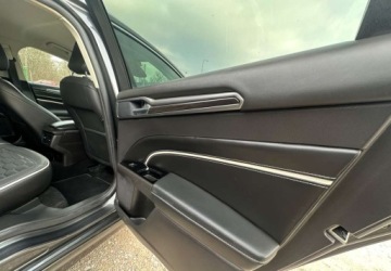 Ford Mondeo V Kombi Facelifting 2.0 EcoBlue 190KM 2019 Ford Mondeo Ford Mondeo 2.0 EcoBlue Vignale AWD 2.0 Diesel 190KM, zdjęcie 35