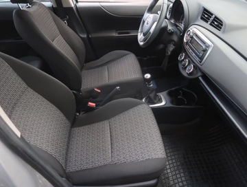 Toyota Yaris III Hatchback 5d Facelifting 1.33 Dual VVT-i 99KM 2014 Toyota Yaris 1.33 Dual VVT-i, Salon Polska, Klima, zdjęcie 8