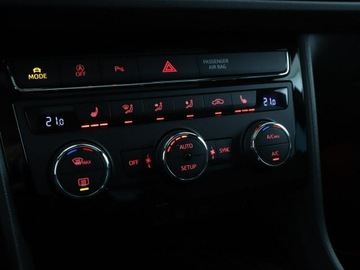 Seat Leon III Hatchback Facelifting 2.0 EcoTSI  190KM 2018 Seat Leon DSG full LED navi virtual cocpit grzane, zdjęcie 28