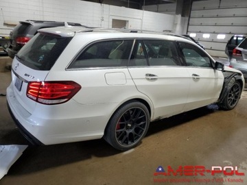 Mercedes Klasa E W212 2014 Mercedes-Benz Klasa E _E63_AMG_4Matic_V8_5.5 L_577 km_2014r 5.5 Benzyna, zdjęcie 2