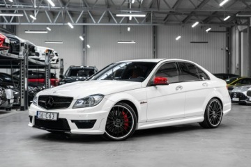 Mercedes Klasa C W205 2013 Mercedes C 63 AMG Performance Edition 1 of 20.