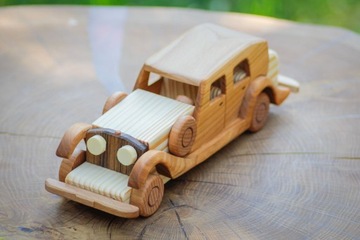 Модель деревянного автомобиля Rolls Royce из дерева