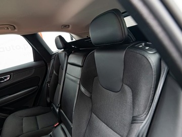 Volvo XC60 II Crossover D4 190KM 2019 VOLVO XC60 D4 Momentum Pro Suv 2.0 (190KM) 2019, zdjęcie 19