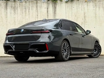 BMW Seria 7 G70 Sedan 3.0 40d 299KM 2025 BMW Seria 7 740d xDrive Sport Sedan 3.0 (299KM) 2025, zdjęcie 3