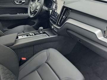 Volvo XC60 II 2026 VOLVO XC60 B5 AWD Core Suv 2.0 (264KM) 2026, zdjęcie 9