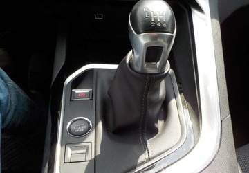 Peugeot 3008 II Crossover 1.2 PureTech 130KM 2019 Peugeot 3008 Okazja 1.2 Benzyna 130KM, zdjęcie 28