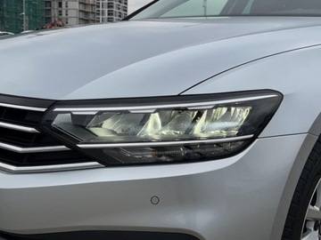 Volkswagen Passat B8 Variant Facelifting 2.0 TDI SCR 150KM 2022 Volkswagen Passat 2.0 TDI 150KM Business DSG SerwisASO Acc Led Nawi AppCon, zdjęcie 31