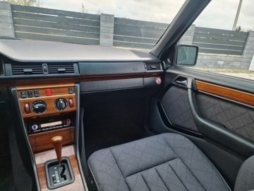 Mercedes Klasa E W210 1996 Mercedes E 220 BEZ KOROZJI *automat* bezwypadkowy, zdjęcie 5