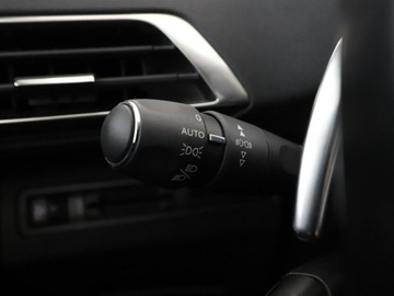 Peugeot 3008 II Crossover 1.2 PureTech 130KM 2017 Peugeot 3008 FV23% Allure automat navi virutal, zdjęcie 37