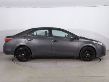 Toyota Corolla XI Sedan Facelifting 1,6 Valvematic 132KM 2017 Toyota Corolla 1.6 Valvematic, Salon Polska, zdjęcie 5