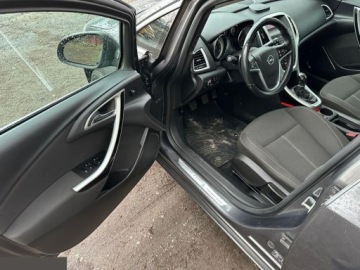 Opel Astra J Hatchback 5d 1.4 Turbo ECOTEC 140KM 2011 Opel Astra 1.4 Turbo Active 140KM 2011r, zdjęcie 10