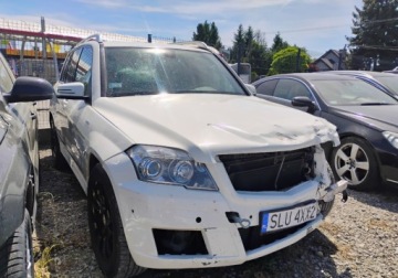 Mercedes GLK Off-roader 2.1 200 CDI BlueEFFICIENCY 143KM 2011 Mercedes-Benz GLK 2011r, 2.0CDI. Uszkodzony lewy przod. 2.1 Diesel 143KM