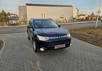 Mitsubishi Outlander III 2013 Mitsubishi Outlander 2.0 150kKM Czujniki Parkowania Alufelgi Ks.Serwisowa
