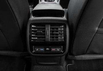 Volkswagen Arteon Fastback Facelifting 2.0 TSI 190KM 2021 Volkswagen Arteon 2.0 TSI 190KM R-Line DSG, Podgrzewane Fotele, Tempomat A, zdjęcie 10