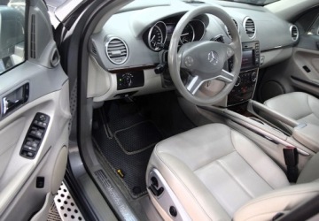 Mercedes Klasa GL X164 2011 Mercedes-Benz GL 4matic _ 3.0 diesel _ 211 KM 3.0 Diesel 211KM, zdjęcie 13