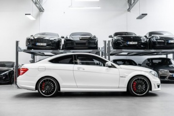 Mercedes Klasa C W204 2011 Mercedes C 63 AMG Coupe Performance 487KM, zdjęcie 4