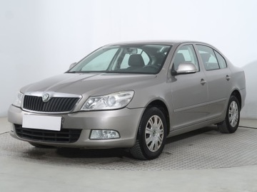 Skoda Octavia II Hatchback Facelifting 1.4 TSI 122KM 2010 Skoda Octavia 1.4 TSI, Salon Polska, Klima, zdjęcie 1