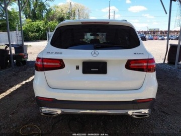 Mercedes GLC C253 2018 Mercedes-Benz GLC 2018 r., 2,0L 4 MATIC 2.0 Benzyna 241KM, zdjęcie 4