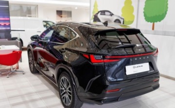Lexus NX II SUV Facelifting 2.5 450h+ 309KM 2024 Lexus NX 450h Prestige AWD 2.5 Hybryda Plug-in 309KM, zdjęcie 19