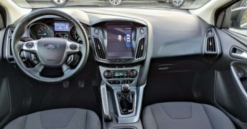 Ford Focus III Kombi 1.0 EcoBoost 100KM 2012 Ford Focus 1.0 B 101kM Klima Temp. Navi Czujniki Grzana Przednia Szyba GWA, zdjęcie 4