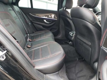 Mercedes Klasa E W213 2018 Mercedes-Benz Klasa E 2018, 3.0L, 4x4, 43 AMG, od ubezpieczalni 3.0 Benzyna, zdjęcie 8