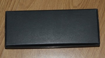 pudełko ochnik portfel etui długopis klucze czarny