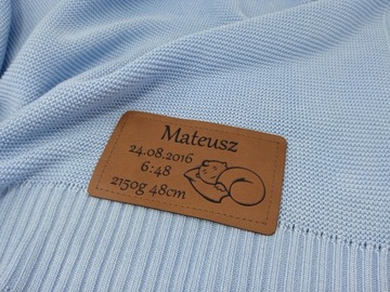 Детское бамбуковое одеяло с именем и свидетельством о рождении.