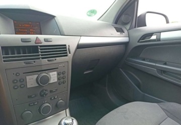 Opel Astra H Kombi 1.9 CDTI ECOTEC 120KM 2005 Opel Astra Opel Astra 1.9 Diesel 120KM, zdjęcie 10