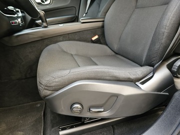 Volvo XC60 II Crossover D4 190KM 2018 Volvo XC 60 D4 AWD Momentum/190KM, zdjęcie 13