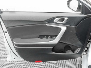 Kia Ceed III Kombi Facelifting 1.5 T-GDI 160KM 2022 Kia Cee'd GD4E989#1.5 T-GDI M 2 stref klima K.cof, zdjęcie 8
