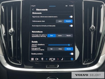 Volvo V60 II  Cross Country Facelifting 2.0 B4 197KM 2023 Volvo V60 Cross Country FV23% Plus B4D AWD LED Tem, zdjęcie 19