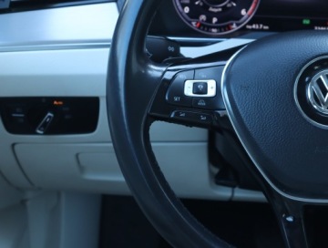 Volkswagen Passat B8 Variant 2.0 TDI BlueMotion SCR 190KM 2016 VW Passat 2.0 TDI, Salon Polska, 187 KM, Automat, zdjęcie 19