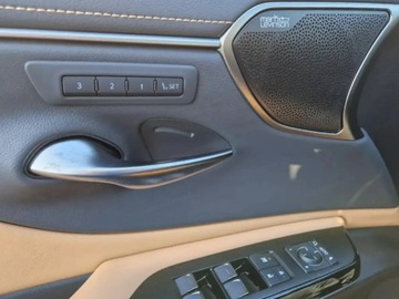 Lexus ES VII (XV70) Sedan Facelifting 300h 218KM 2025 Od ręki - Omotenashi 2.5 E-CVT 218KM | Podgrzewane fotele!, zdjęcie 4