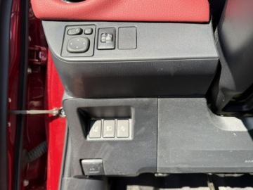 Toyota Yaris III Hatchback 5d Facelifting 2017 1.5 Hybrid 100KM 2018 Toyota Yaris Hybrid*Tylko 51000km*, zdjęcie 24