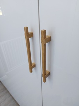 Ручка мебельная дубовая деревянная. Рейлинг, длина: 230 мм.