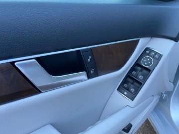 Mercedes Klasa C W204 Limuzyna 3.5 350 CGI BlueEFFICIENCY 306KM 2013 Mercedes-Benz Klasa C C350 Lift V6 Elegance RWD Szwajcaria Serwis ASO 3.5, zdjęcie 25