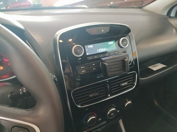 Renault Clio IV Hatchback 5d Facelifting 1.2 75KM 2017 Renault Clio 1,2 75KM Limited ,Bezwypadkowy, zdjęcie 3