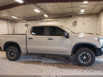 Chevrolet Silverado II 2023 Chevrolet Silverado 1500 Short Bed ZR2 2023 6.2 Benzyna 420KM, zdjęcie 6