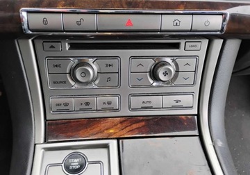 Jaguar XF I Sedan 3.0D V6 210KM 2010 Jaguar XF 2010r, 3.0 Diesel. AUTOMAT. Lekko uszkodzony prawy przod. 3.0, zdjęcie 13