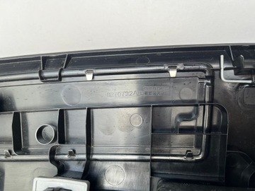 НАКЛАДКА ЗАДНЕГО РЕМНЯ RANGE ROVER VELAR