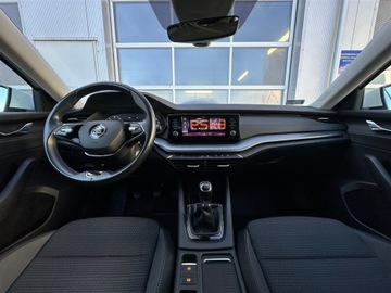 Skoda Octavia IV Liftback 1.5 TSI EVO 150KM 2021 Skoda Octavia 1.5TSI 150KM Ambition l Reflektory L, zdjęcie 5