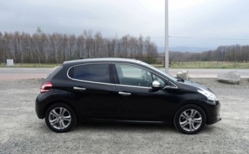 Peugeot 208 I Hatchback 3d 1.6 e-HDI 92KM 2013 Peugeot 208 1.6e-HDI 92KM Oryginalny lakier i szyby Panoramiczny dach Klim, zdjęcie 7
