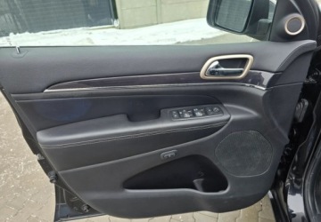 Jeep Grand Cherokee IV Terenowy Facelifting 3.6 V6 286KM 2015 Jeep Grand Cherokee Jeep Grand Cherokee 3.6 V6 Overland EU6 3.6 Benzyna, zdjęcie 30