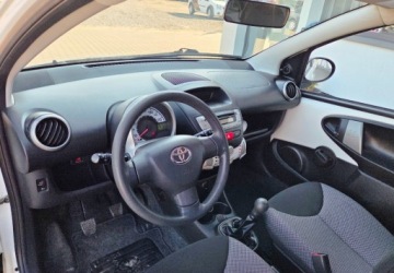 Toyota Aygo I Hatchback 5d Facelifting 1.0 VVT-i 68KM 2012 Toyota Aygo 1,0 Klima 68 km Benzyna 68KM, zdjęcie 5